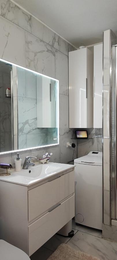 Magnifique studio au coeur du Marais Paris Extérieur photo